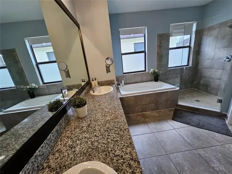 3238 W 96th Place Hialeah FL 33018