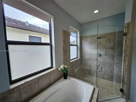 3238 W 96th Place Hialeah FL 33018