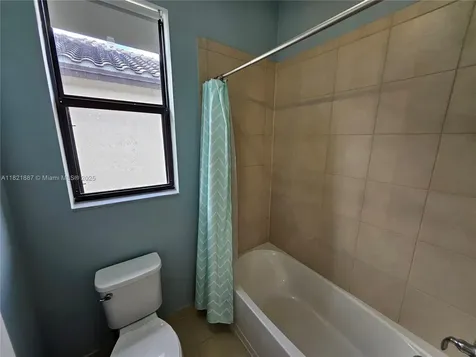 3238 W 96th Place Hialeah FL 33018
