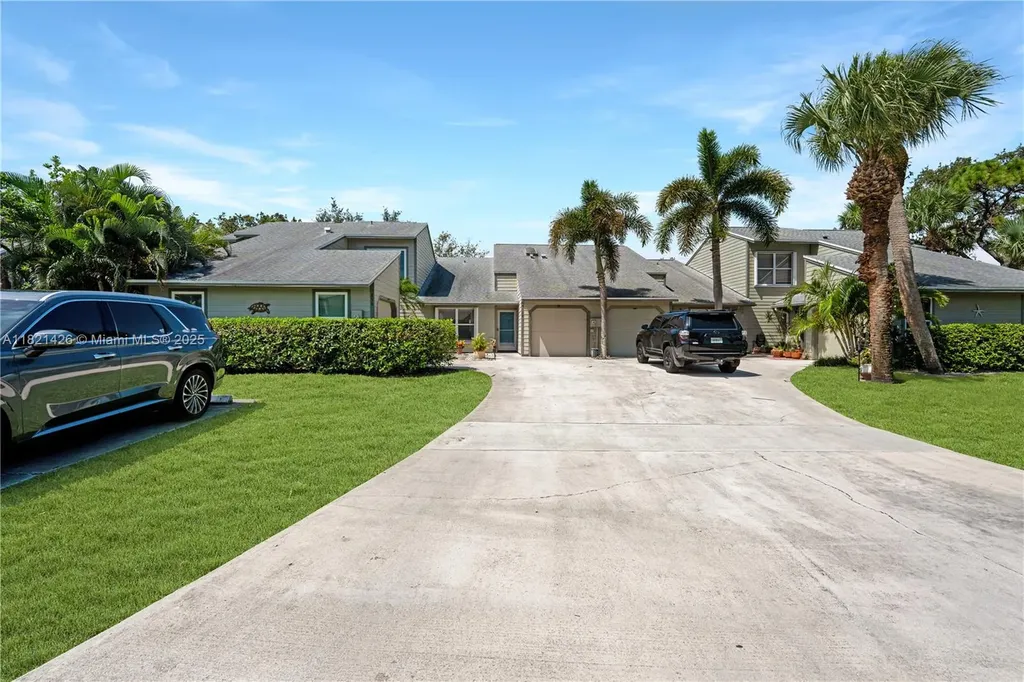 894 NE Sandalwood Place Jensen Beach FL 34957