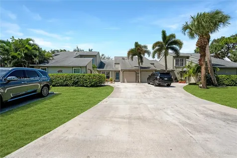 894 NE Sandalwood Place Jensen Beach FL 34957