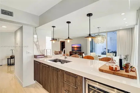 16425 Collins Avenue Sunny Isles Beach FL 33160