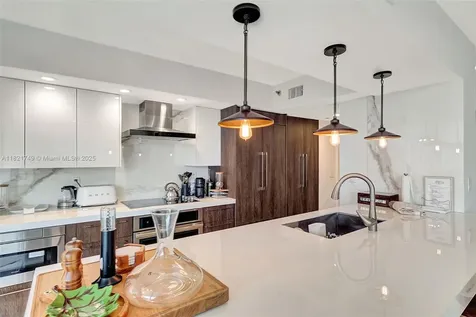 16425 Collins Avenue Sunny Isles Beach FL 33160