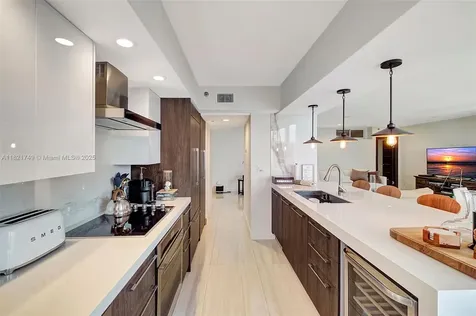 16425 Collins Avenue Sunny Isles Beach FL 33160