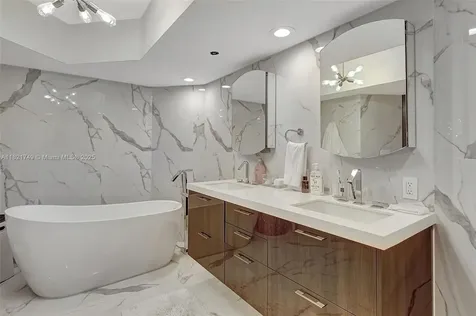 16425 Collins Avenue Sunny Isles Beach FL 33160
