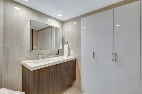 16425 Collins Avenue Sunny Isles Beach FL 33160