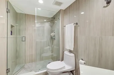 16425 Collins Avenue Sunny Isles Beach FL 33160