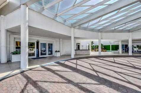 16425 Collins Avenue Sunny Isles Beach FL 33160