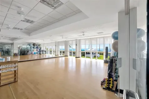 16425 Collins Avenue Sunny Isles Beach FL 33160