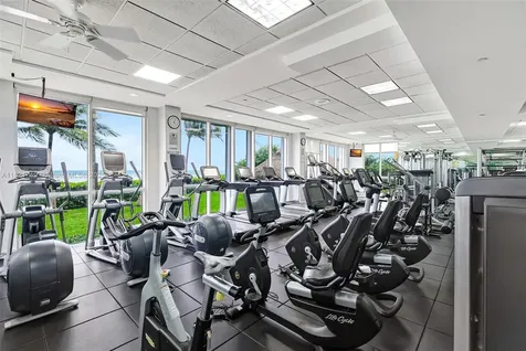 16425 Collins Avenue Sunny Isles Beach FL 33160