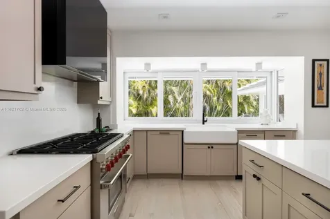 11100 Paradela Street Coral Gables FL 33156