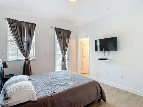 1214 SW 147th Terrace Pembroke Pines FL 33027