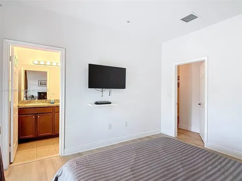 1214 SW 147th Terrace Pembroke Pines FL 33027