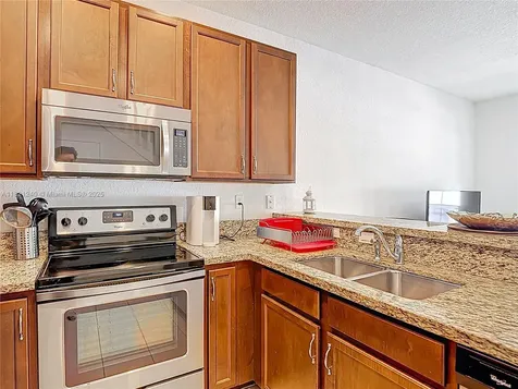 1214 SW 147th Terrace Pembroke Pines FL 33027