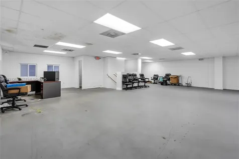 7460 NW 82nd Medley FL 33166