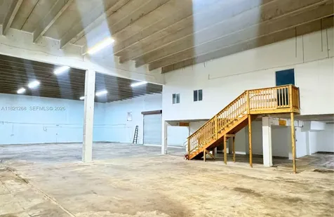 7460 NW 82nd Medley FL 33166