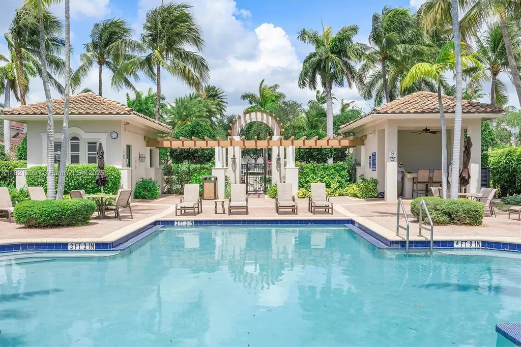 1382 Harbor View W Hollywood FL 33019