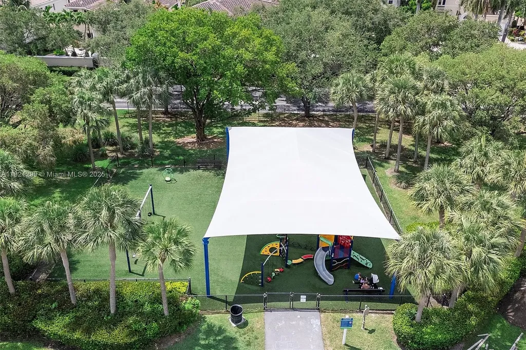 1382 Harbor View W Hollywood FL 33019