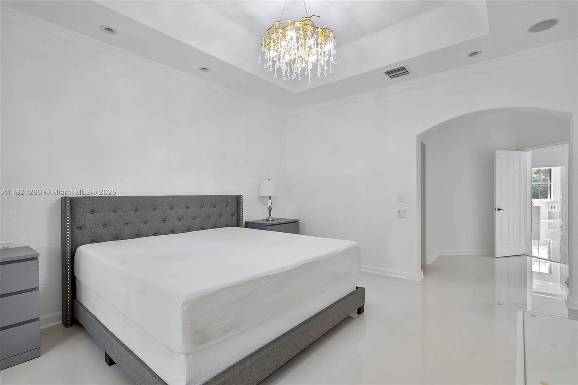 1382 Harbor View W Hollywood FL 33019