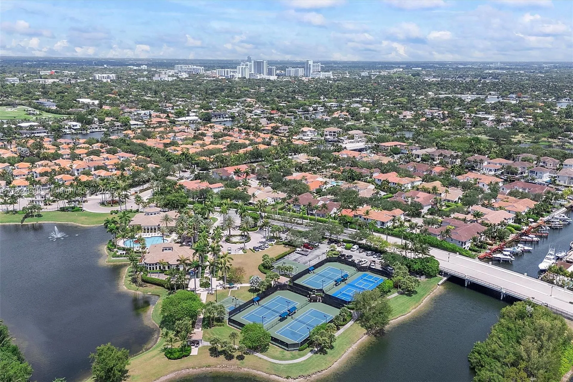 1382 Harbor View W Hollywood FL 33019