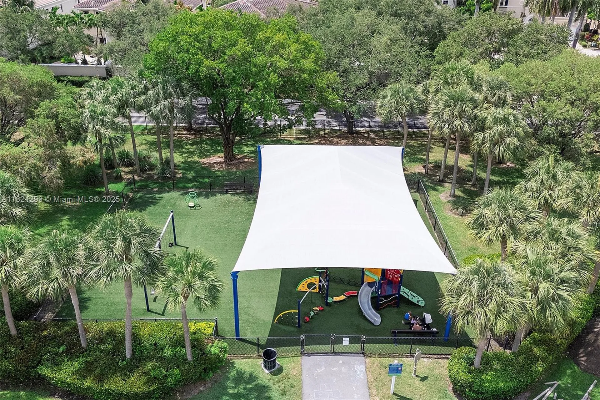 1382 Harbor View W Hollywood FL 33019