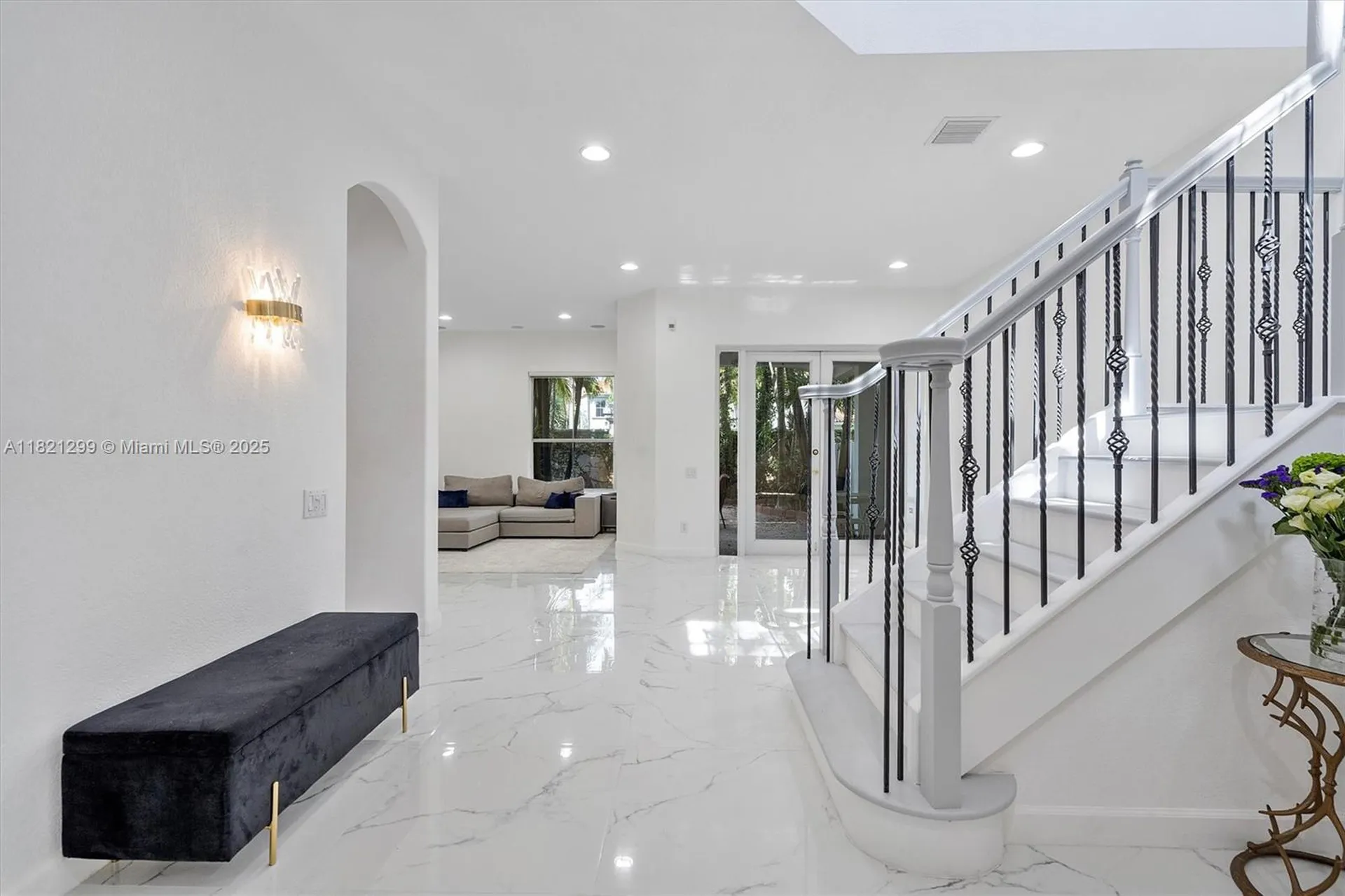 1382 Harbor View W Hollywood FL 33019