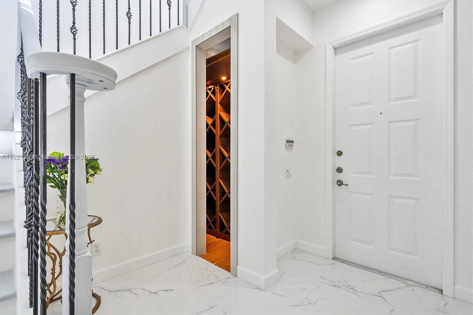 1382 Harbor View W Hollywood FL 33019