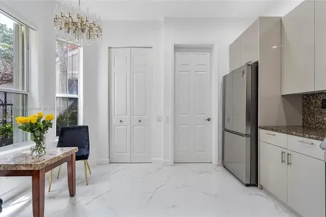 1382 Harbor View W Hollywood FL 33019