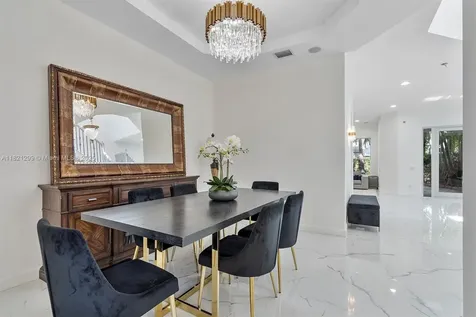 1382 Harbor View W Hollywood FL 33019