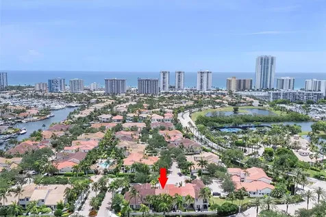1382 Harbor View W Hollywood FL 33019