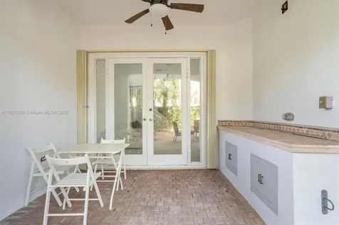 1382 Harbor View W Hollywood FL 33019