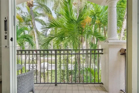 1382 Harbor View W Hollywood FL 33019