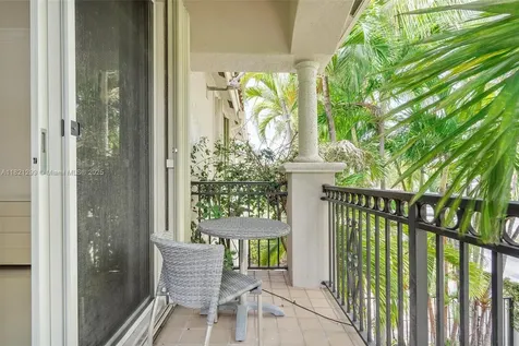 1382 Harbor View W Hollywood FL 33019