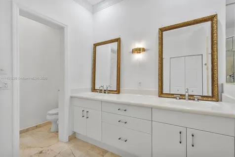 1382 Harbor View W Hollywood FL 33019