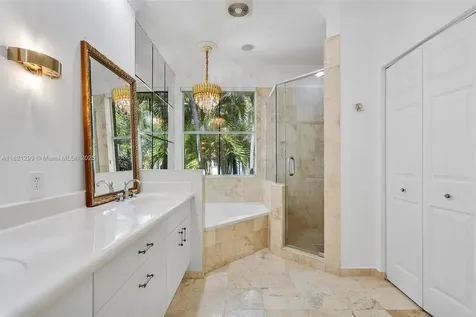 1382 Harbor View W Hollywood FL 33019