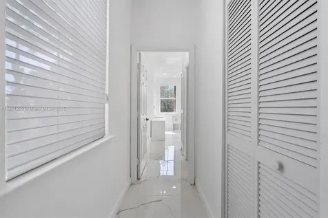 1382 Harbor View W Hollywood FL 33019