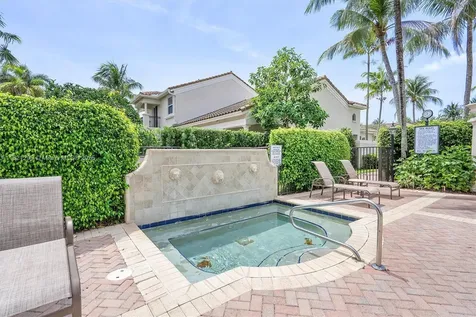 1382 Harbor View W Hollywood FL 33019