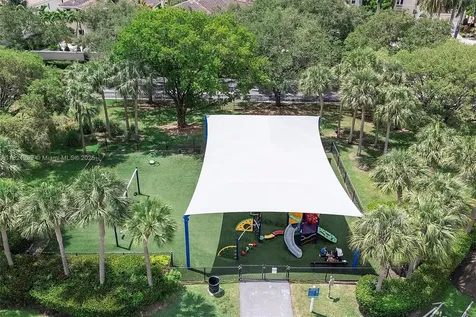 1382 Harbor View W Hollywood FL 33019