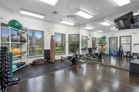 1382 Harbor View W Hollywood FL 33019