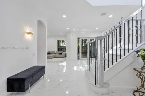 1382 Harbor View W Hollywood FL 33019