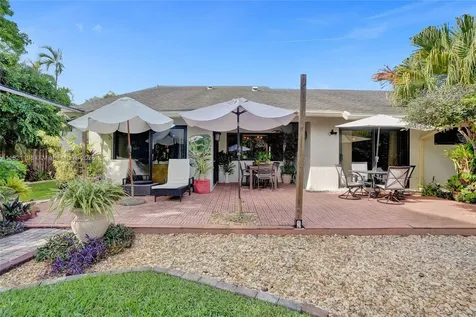 10030 SW 8th Street Pembroke Pines FL 33025