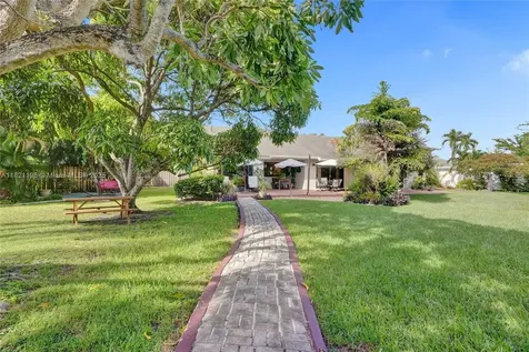 10030 SW 8th Street Pembroke Pines FL 33025