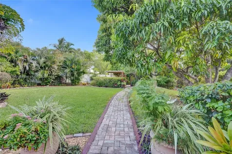 10030 SW 8th Street Pembroke Pines FL 33025