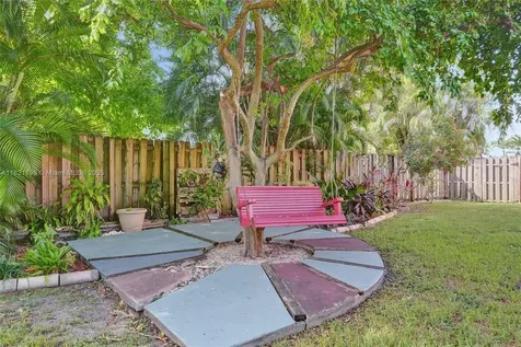 10030 SW 8th Street Pembroke Pines FL 33025