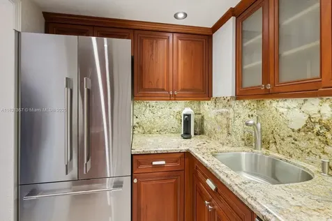 2899 Collins Avenue Miami Beach FL 33140