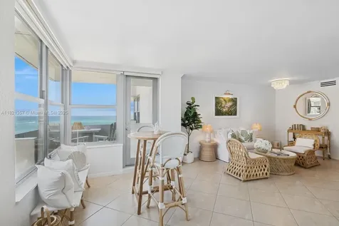 2899 Collins Avenue Miami Beach FL 33140