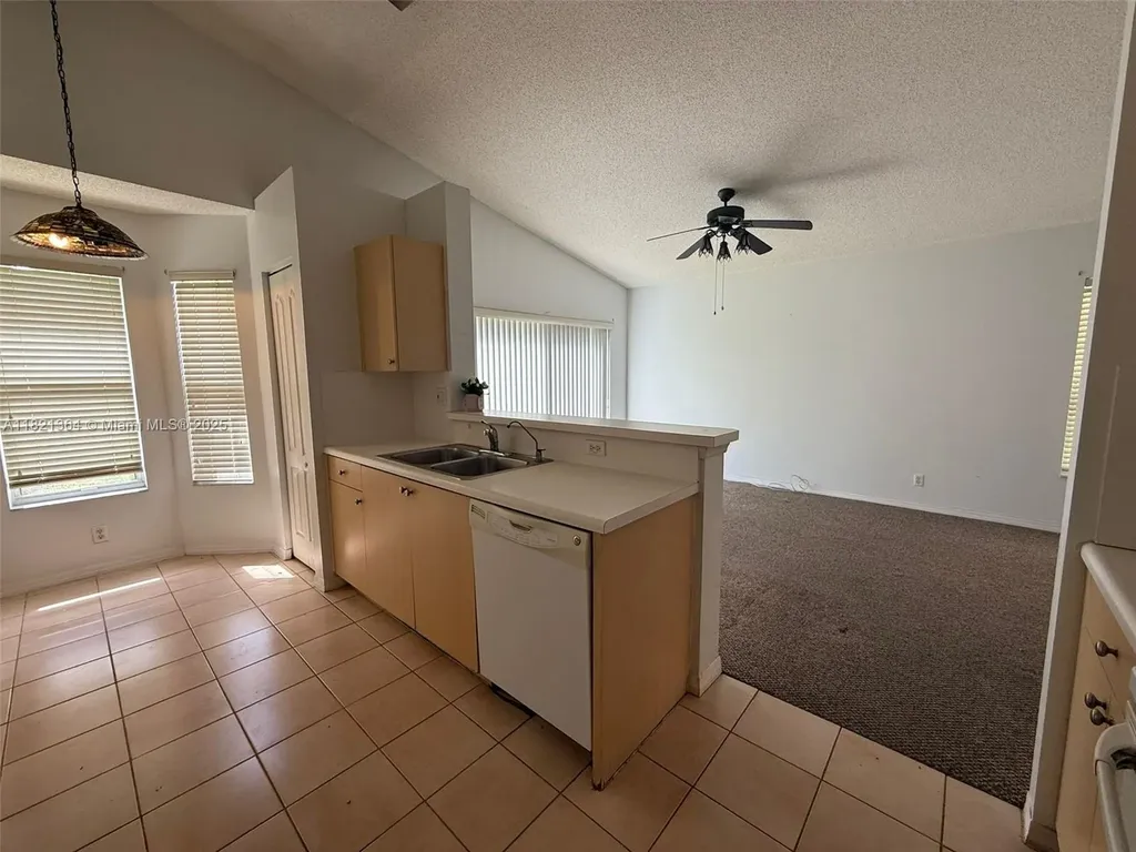 5657 NW 121st Avenue Coral Springs FL 33076