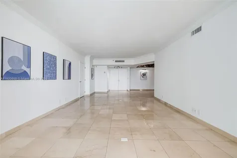20281 E Country Club Drive Aventura FL 33180