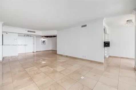 20281 E Country Club Drive Aventura FL 33180