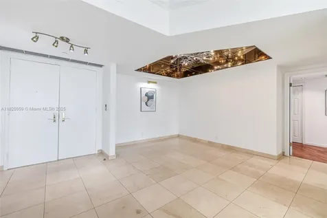 20281 E Country Club Drive Aventura FL 33180